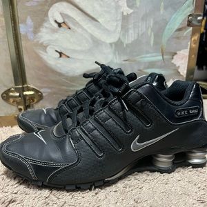 Womens black Nikes